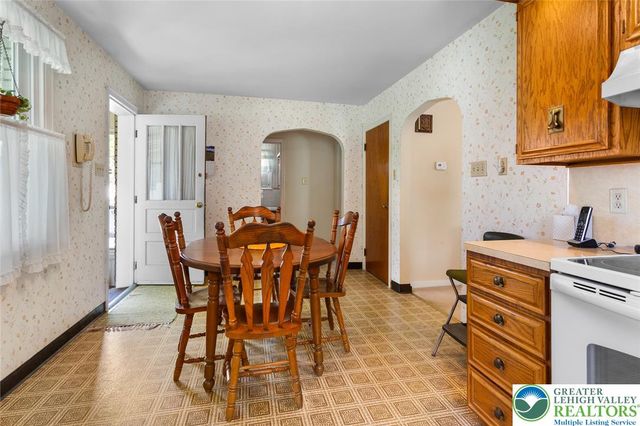 132 South Spruce Street, Nazareth Boro, PA 18064
