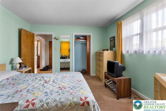 132 South Spruce Street, Nazareth Boro, PA 18064