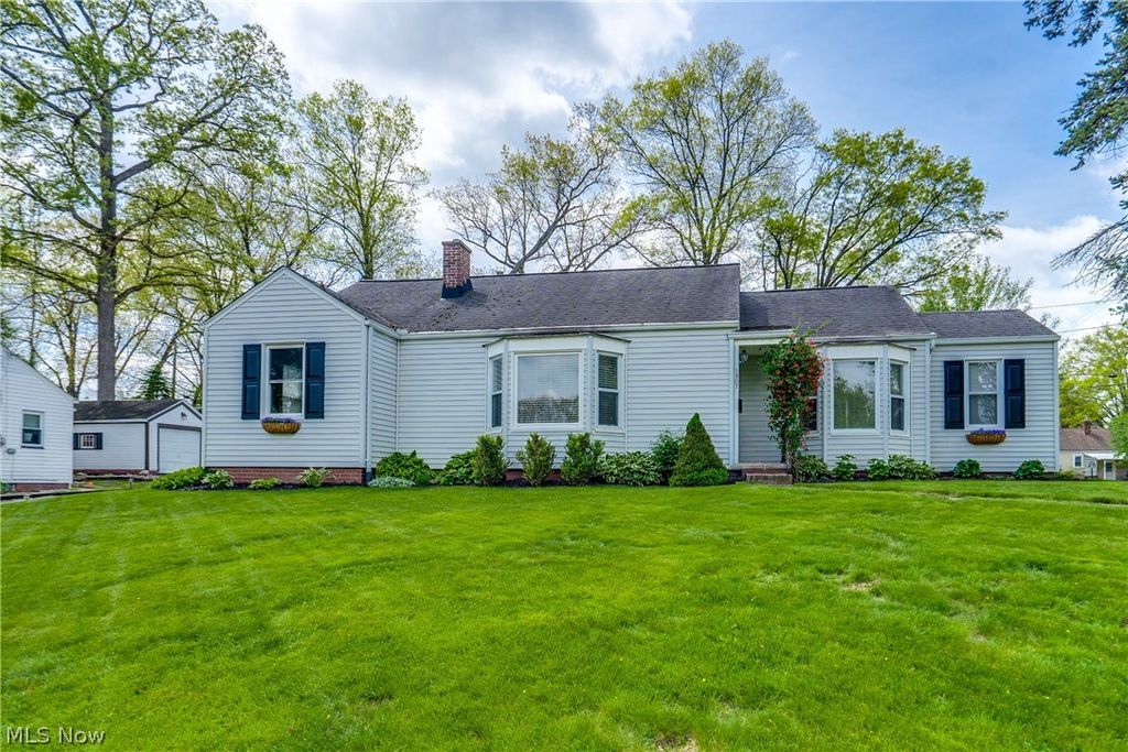 1307 Plymouth Street NW, Massillon, OH 44646