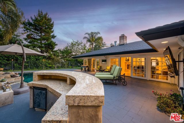 9023 Alto Cedro Drive, Beverly Hills, CA 90210