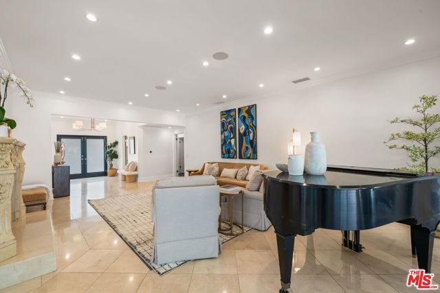9023 Alto Cedro Drive, Beverly Hills, CA 90210