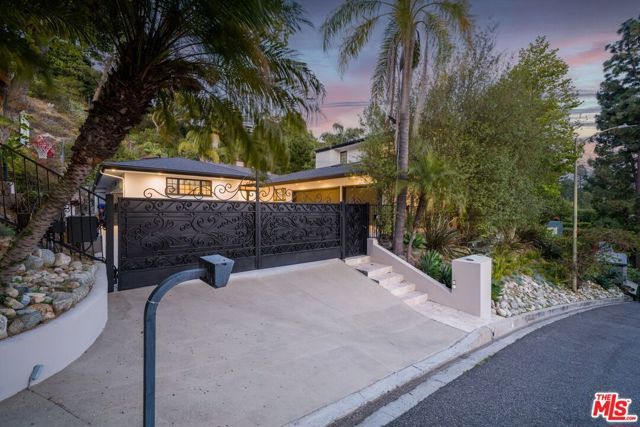 9023 Alto Cedro Drive, Beverly Hills, CA 90210