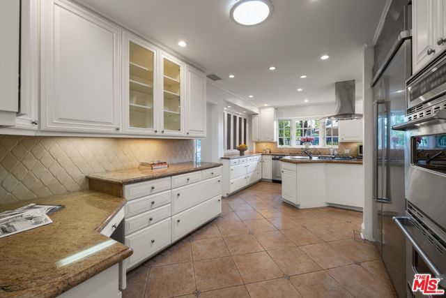 9023 Alto Cedro Drive, Beverly Hills, CA 90210