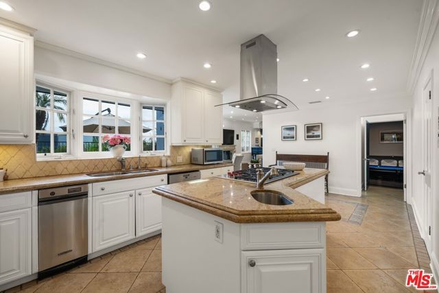 9023 Alto Cedro Drive, Beverly Hills, CA 90210
