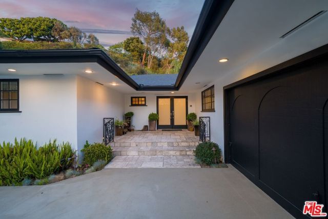 9023 Alto Cedro Drive, Beverly Hills, CA 90210