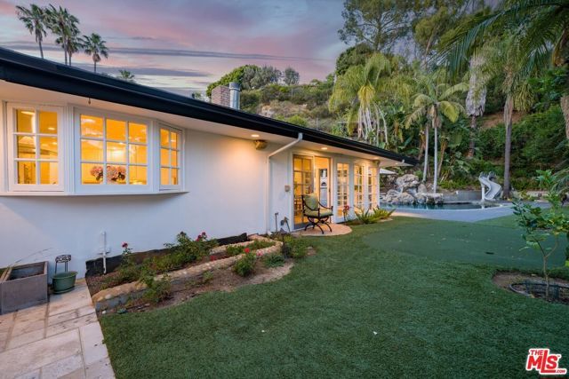 9023 Alto Cedro Drive, Beverly Hills, CA 90210