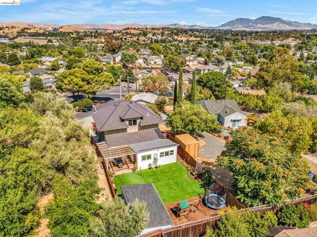 2350 W Shell Ave., Martinez, CA 94553