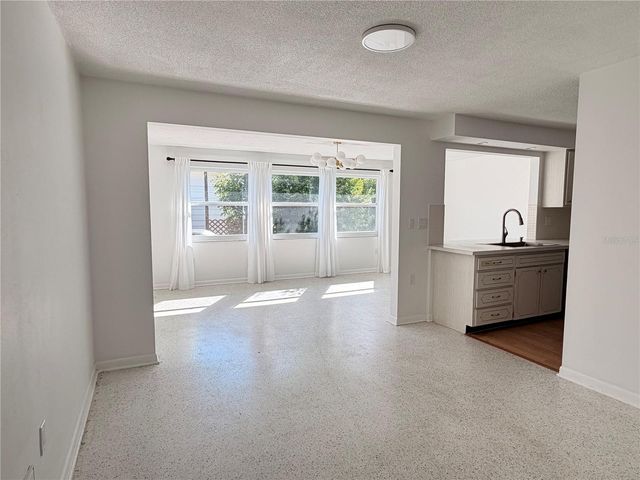 523 MILWAUKEE AVENUE, Dunedin, FL 34698