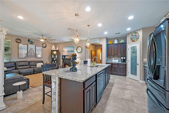 2265 BELLA LUNA CIRCLE, Lakeland, FL 33810