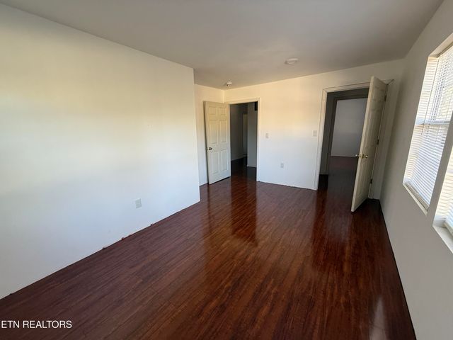 100 N Walker Lane, Oak Ridge, TN 37830