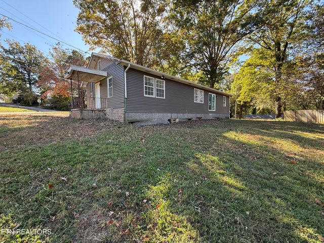 100 N Walker Lane, Oak Ridge, TN 37830