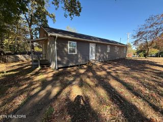 100 N Walker Lane, Oak Ridge, TN 37830