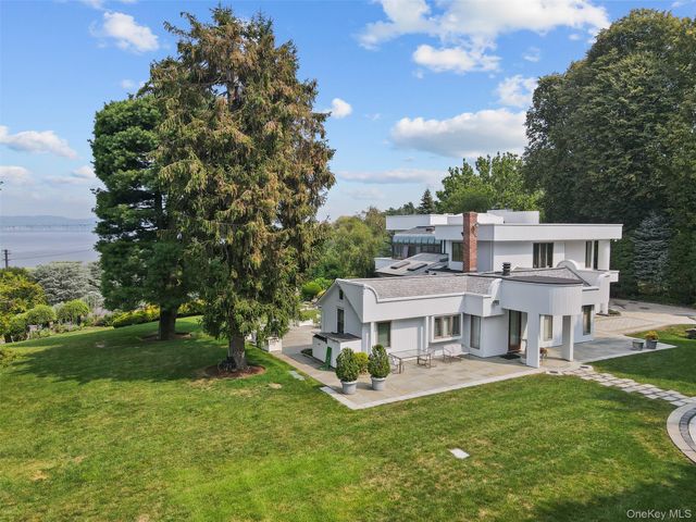 43 Matthiessen Park N, Irvington, NY 10533