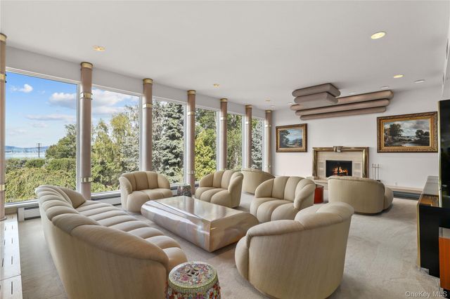 43 Matthiessen Park N, Irvington, NY 10533