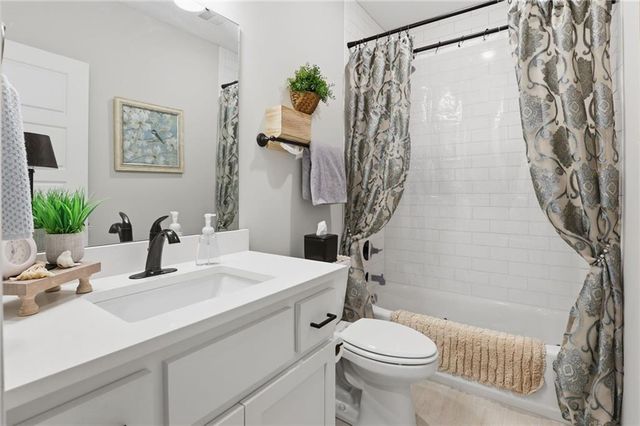 10611 N Holly Street, Kansas City, MO 64155