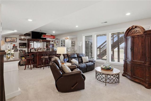 10611 N Holly Street, Kansas City, MO 64155