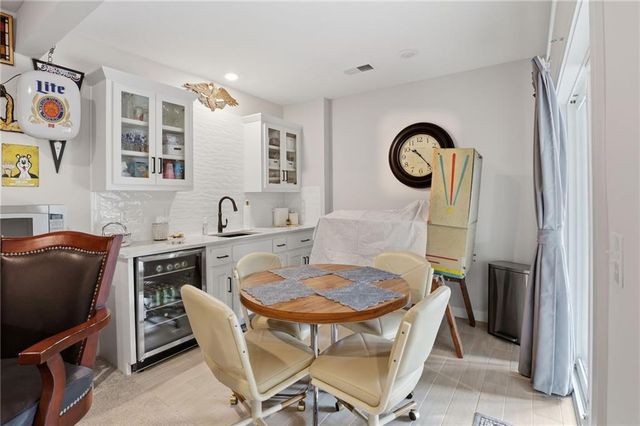 10611 N Holly Street, Kansas City, MO 64155