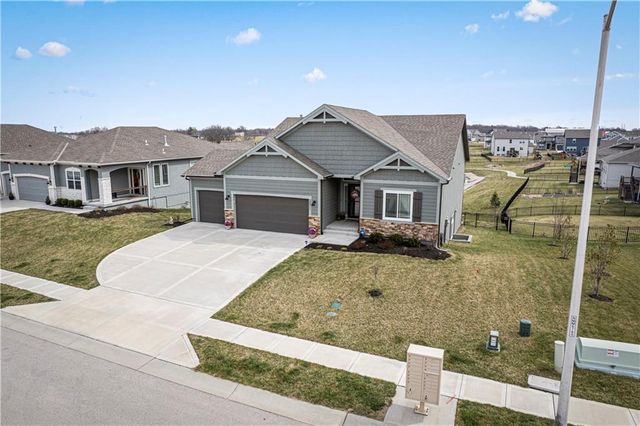 10611 N Holly Street, Kansas City, MO 64155