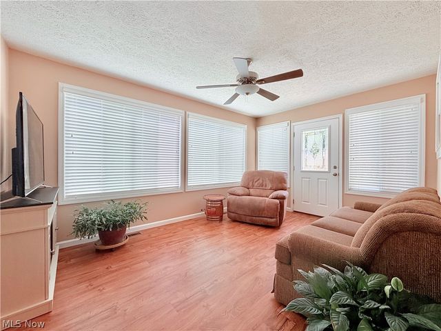 613 Mckenna Drive, Williamstown, WV 26187