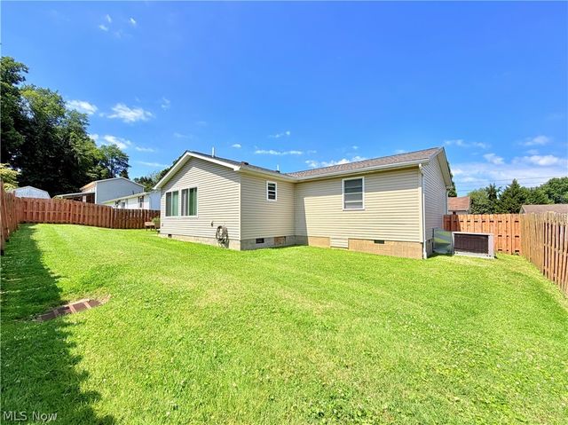 613 Mckenna Drive, Williamstown, WV 26187