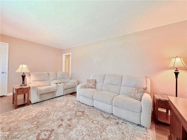 613 Mckenna Drive, Williamstown, WV 26187