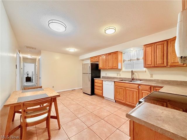 613 Mckenna Drive, Williamstown, WV 26187