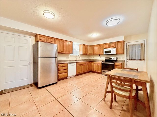 613 Mckenna Drive, Williamstown, WV 26187