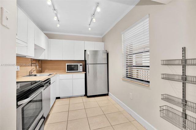8261 SW 128th Street 207, Pinecrest, FL 33156