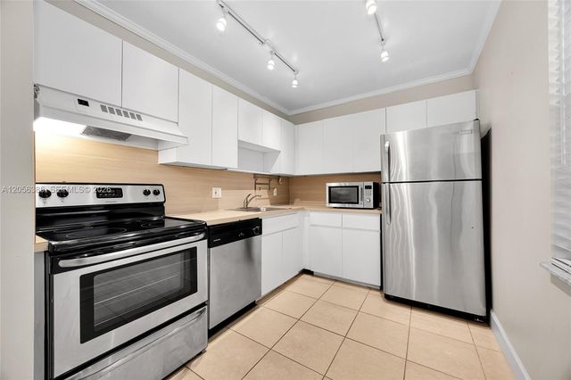 8261 SW 128th Street 207, Pinecrest, FL 33156
