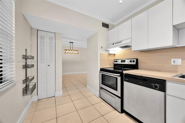 8261 SW 128th Street 207, Pinecrest, FL 33156