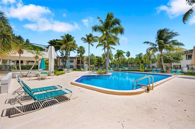 8261 SW 128th Street 207, Pinecrest, FL 33156