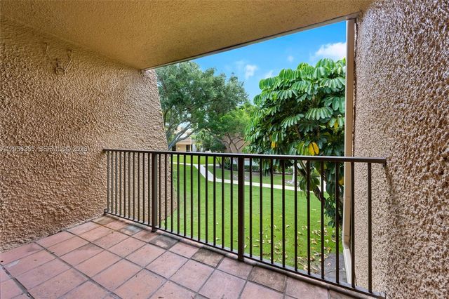 8261 SW 128th Street 207, Pinecrest, FL 33156
