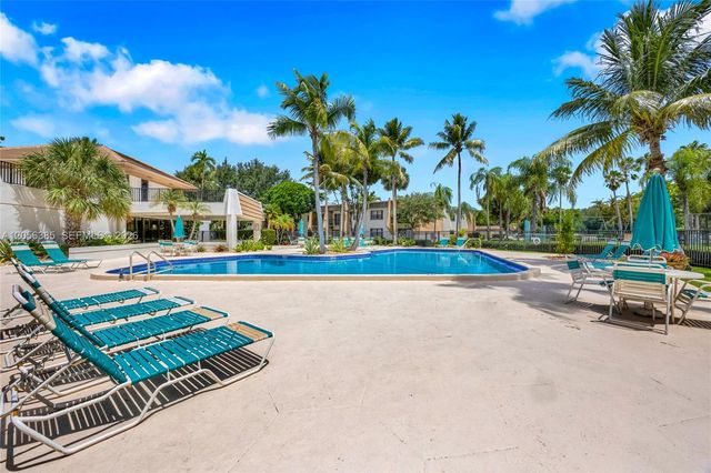 8261 SW 128th Street 207, Pinecrest, FL 33156