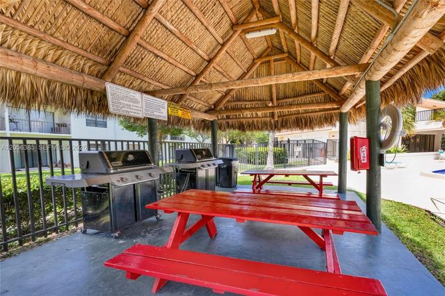 8261 SW 128th Street 207, Pinecrest, FL 33156