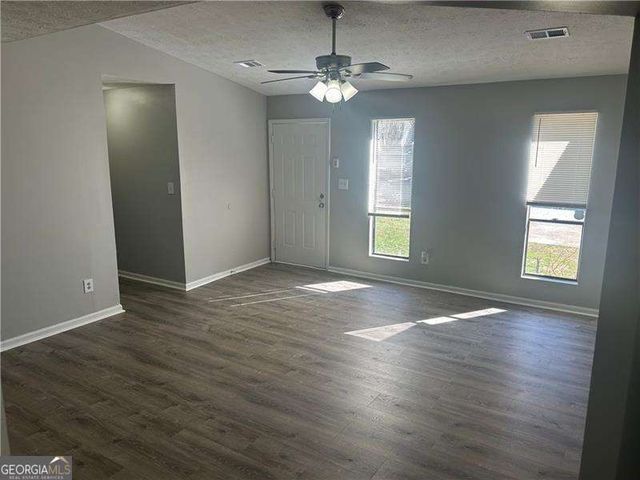 2039 Corners Circle, Lithonia, GA 30058