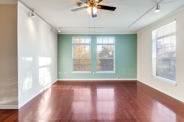 2305 Worthington Street 216, Dallas, TX 75204