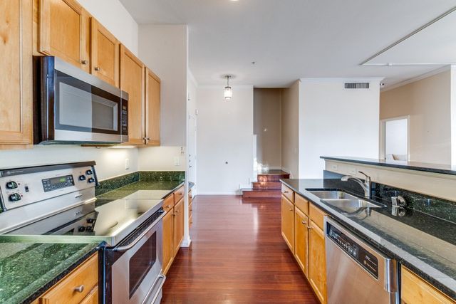 2305 Worthington Street 216, Dallas, TX 75204