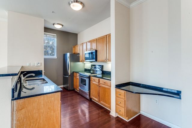 2305 Worthington Street 216, Dallas, TX 75204