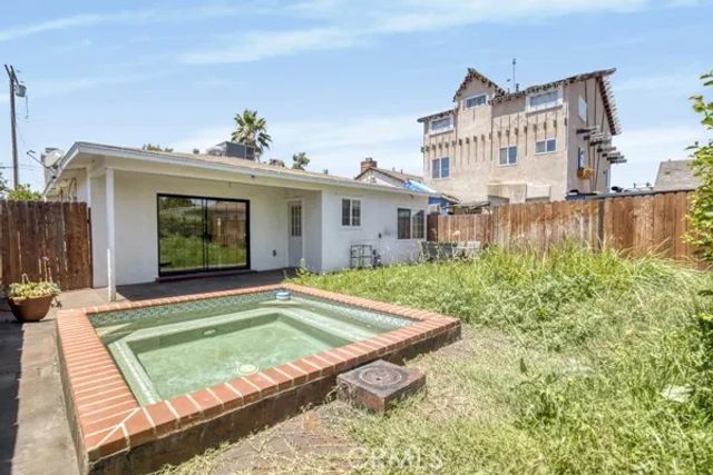 7434 Nestle, Reseda, CA 91335