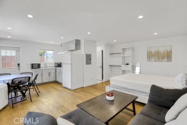 7434 Nestle, Reseda, CA 91335