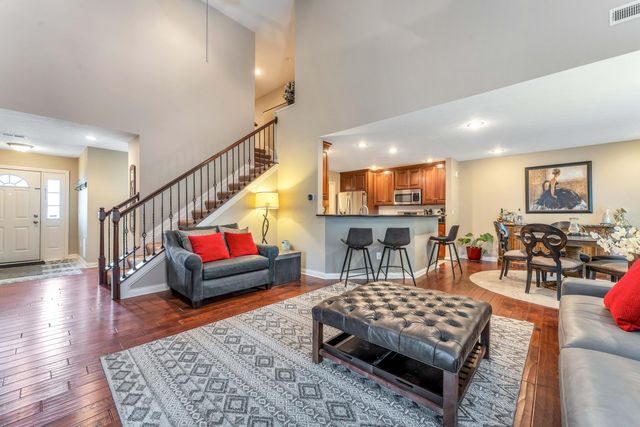 5039 Calais Drive, Columbus, OH 43221
