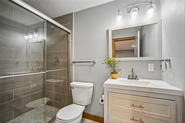 10310 Stonecrest Drive, Johnston, IA 50131