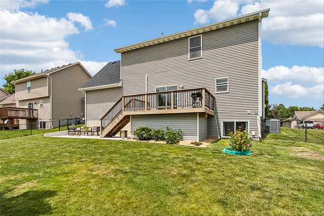 10310 Stonecrest Drive, Johnston, IA 50131