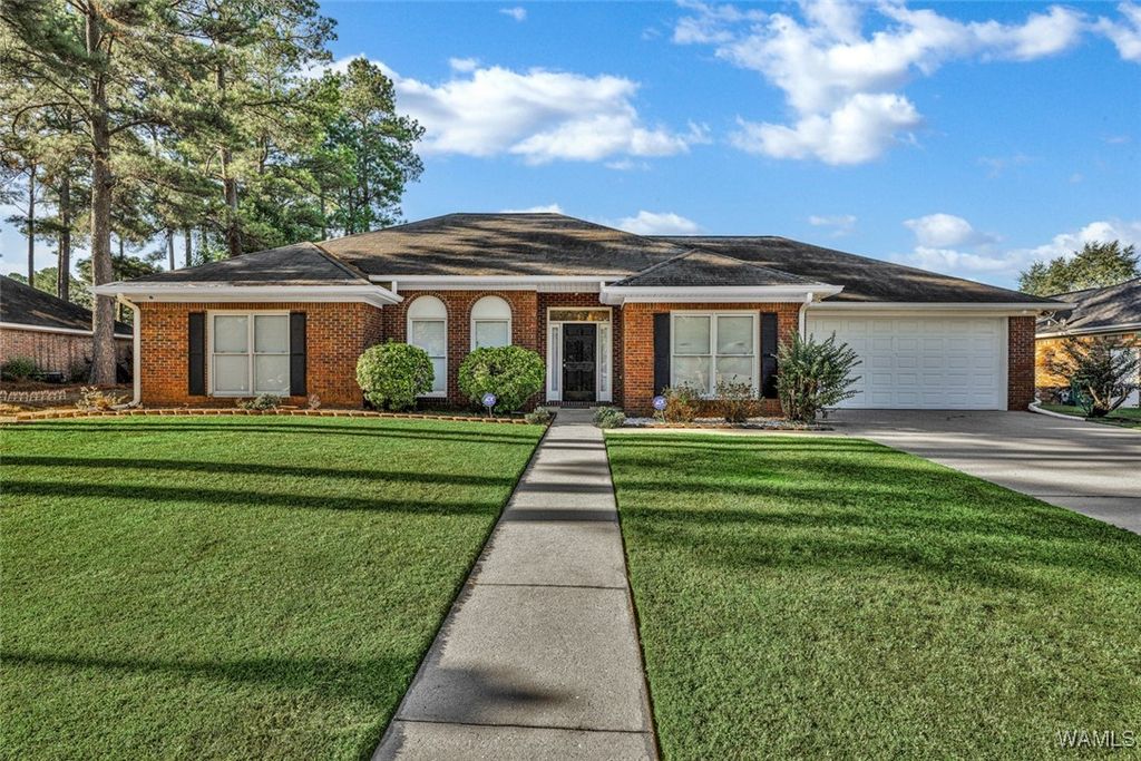 1333 Snow Hinton, Tuscaloosa, AL 35405