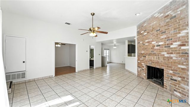 8 Oak Villa Road G-2, Canyon Lake, TX 78133