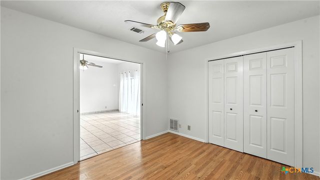 8 Oak Villa Road G-2, Canyon Lake, TX 78133