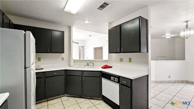 8 Oak Villa Road G-2, Canyon Lake, TX 78133