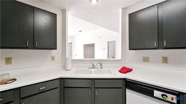 8 Oak Villa Road G-2, Canyon Lake, TX 78133