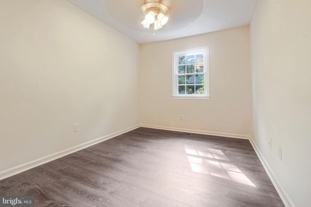 5 BENTLEY CT, Fredericksburg, VA 22408