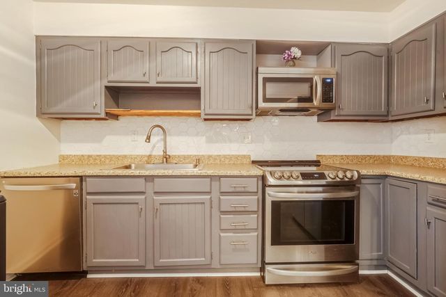 5 BENTLEY CT, Fredericksburg, VA 22408